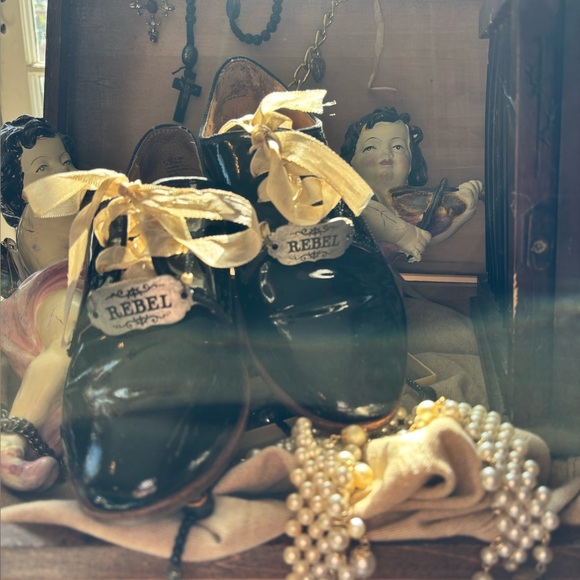 Upcycled black genuine leather black patent tie up brogues oxfords lace up REBEL - Picture 3 of 14